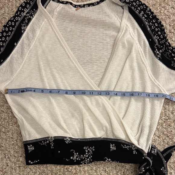 Free People Auxton Wrap Floral Top Black/White 90’s Boho Cottagecore Festival - Picture 13 of 13